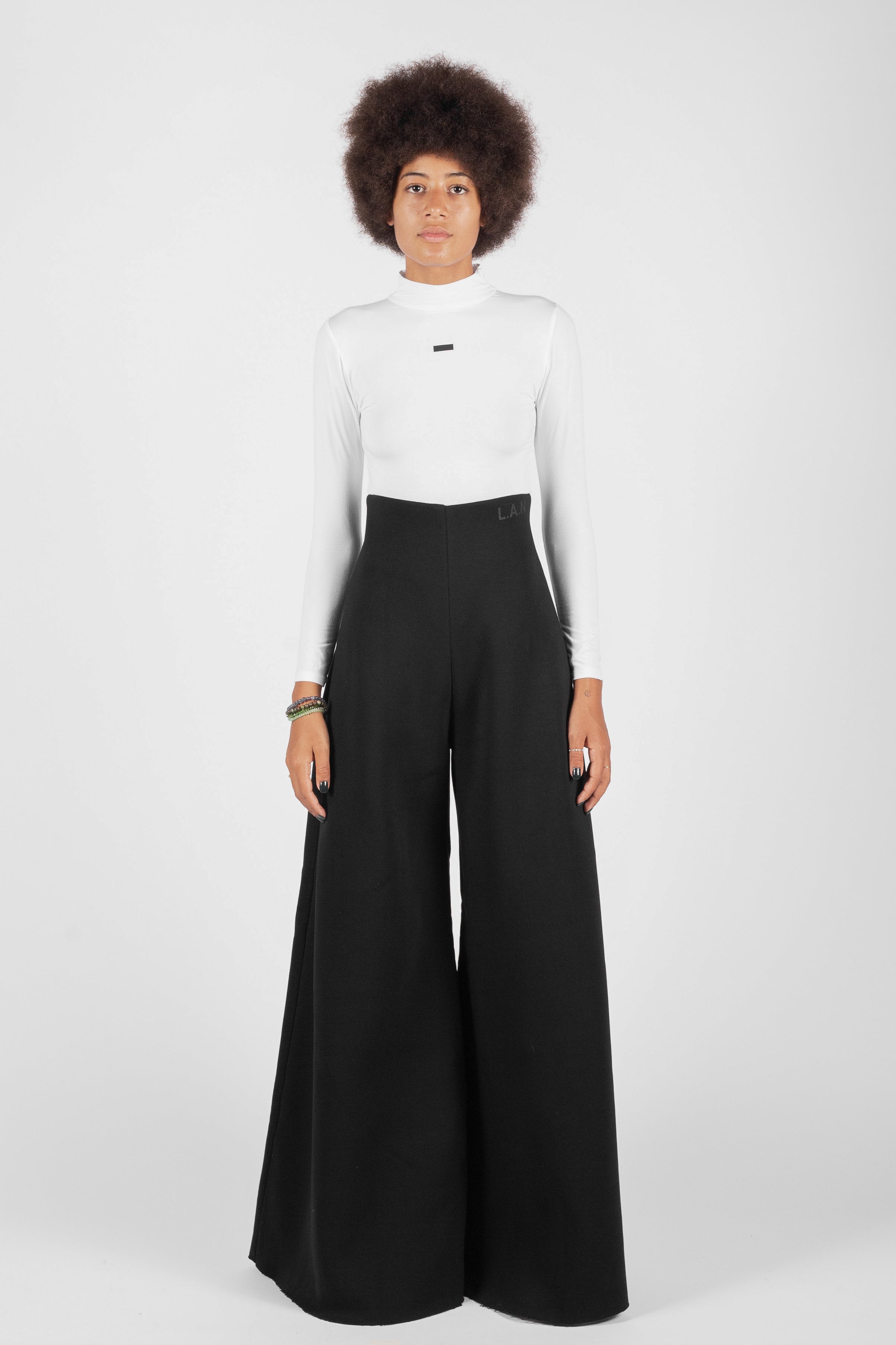 LONG SLEEVES MINIMAL WHITE BODYSUIT